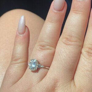 Engagement ring (lab grown)